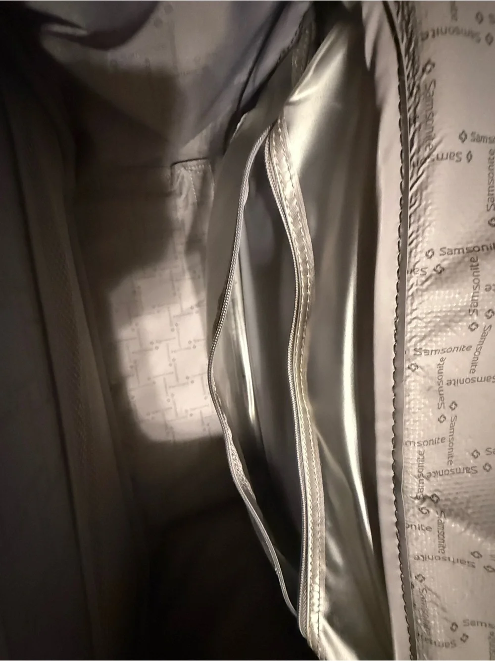 Samsonite Carry On Overnight Shoulder Bag Luggage Black Mobility Series 16